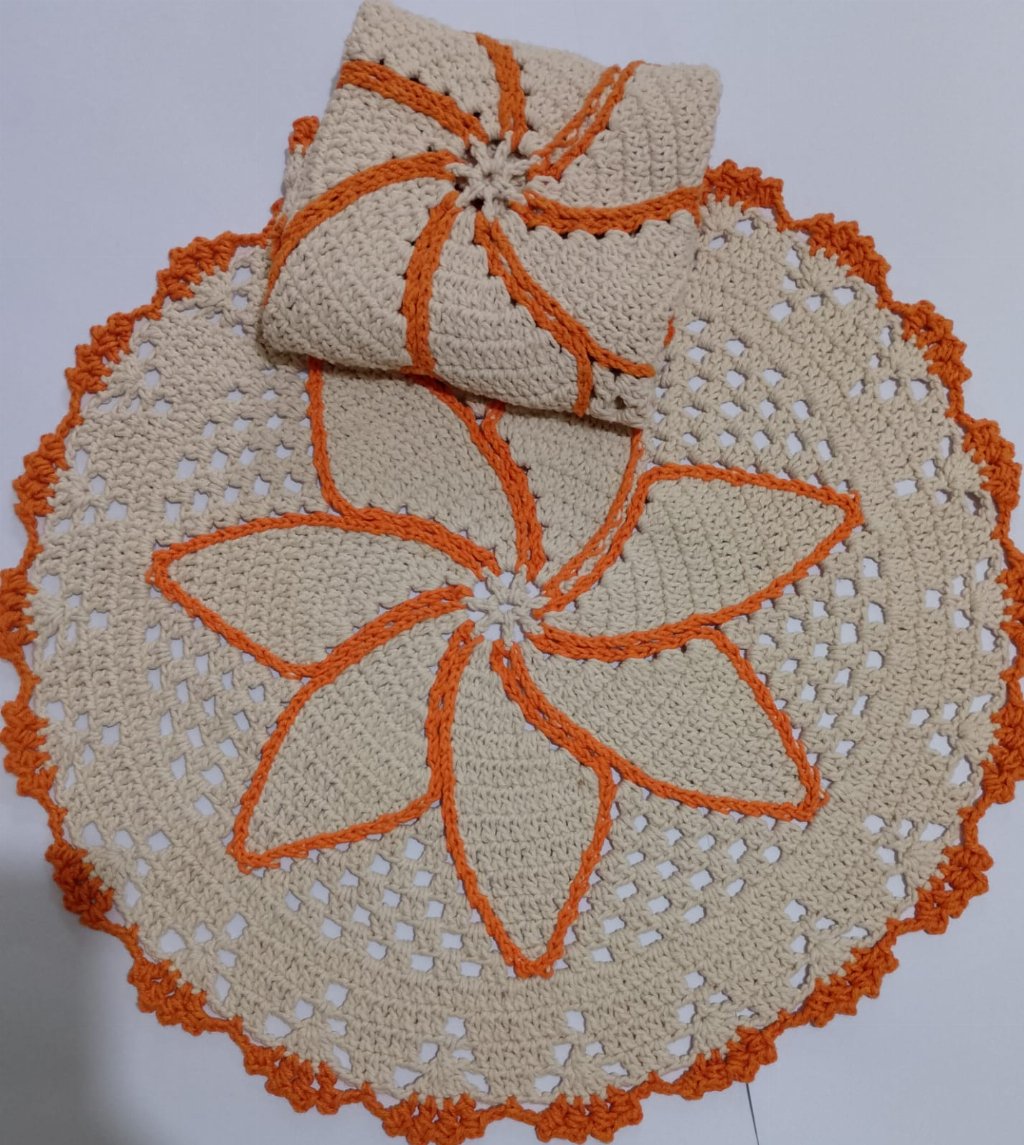 Tapetes Redondos Bordados  (Tam P)