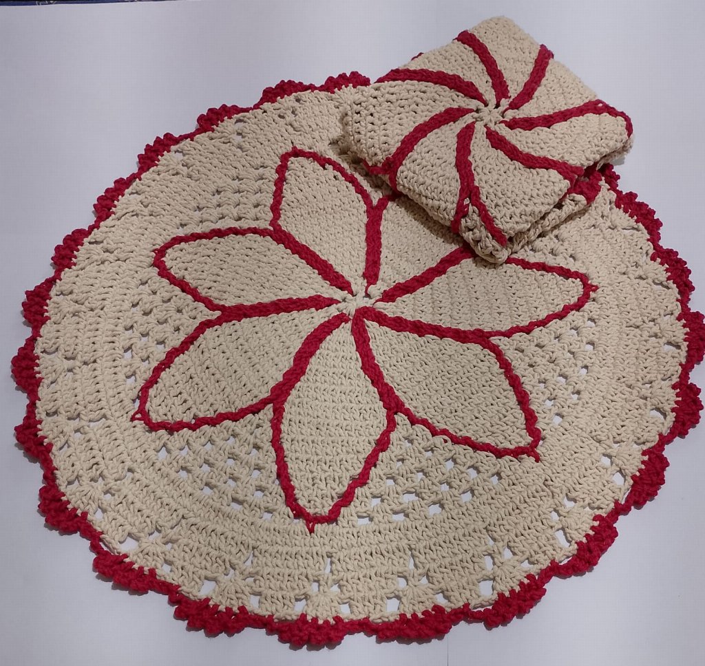 Tapetes Redondos Bordados  (Tam P)